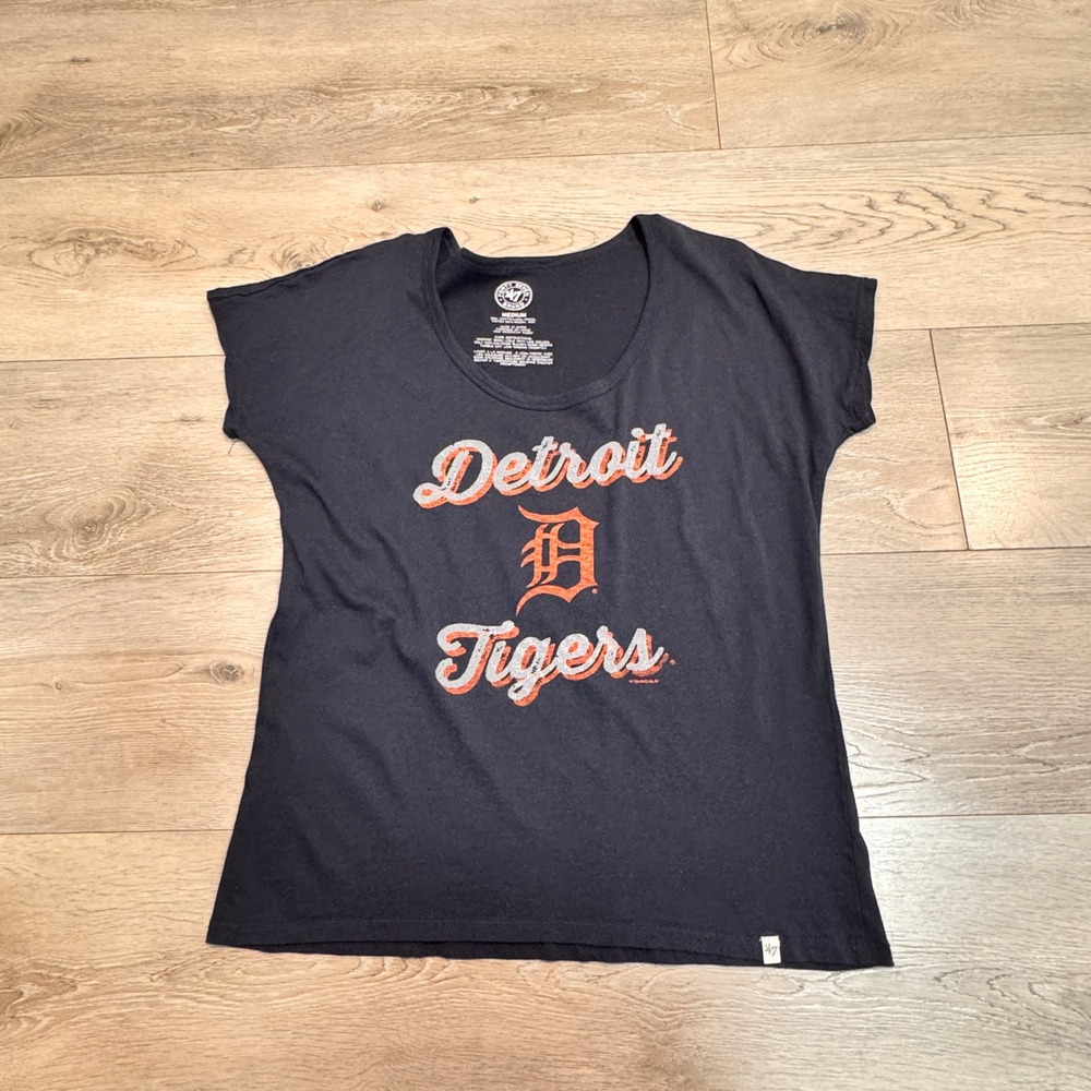 47 Brand Detroit Tigers Womens Medium M Blue Short Sleeve Scoop Neck‎ T Shirt
